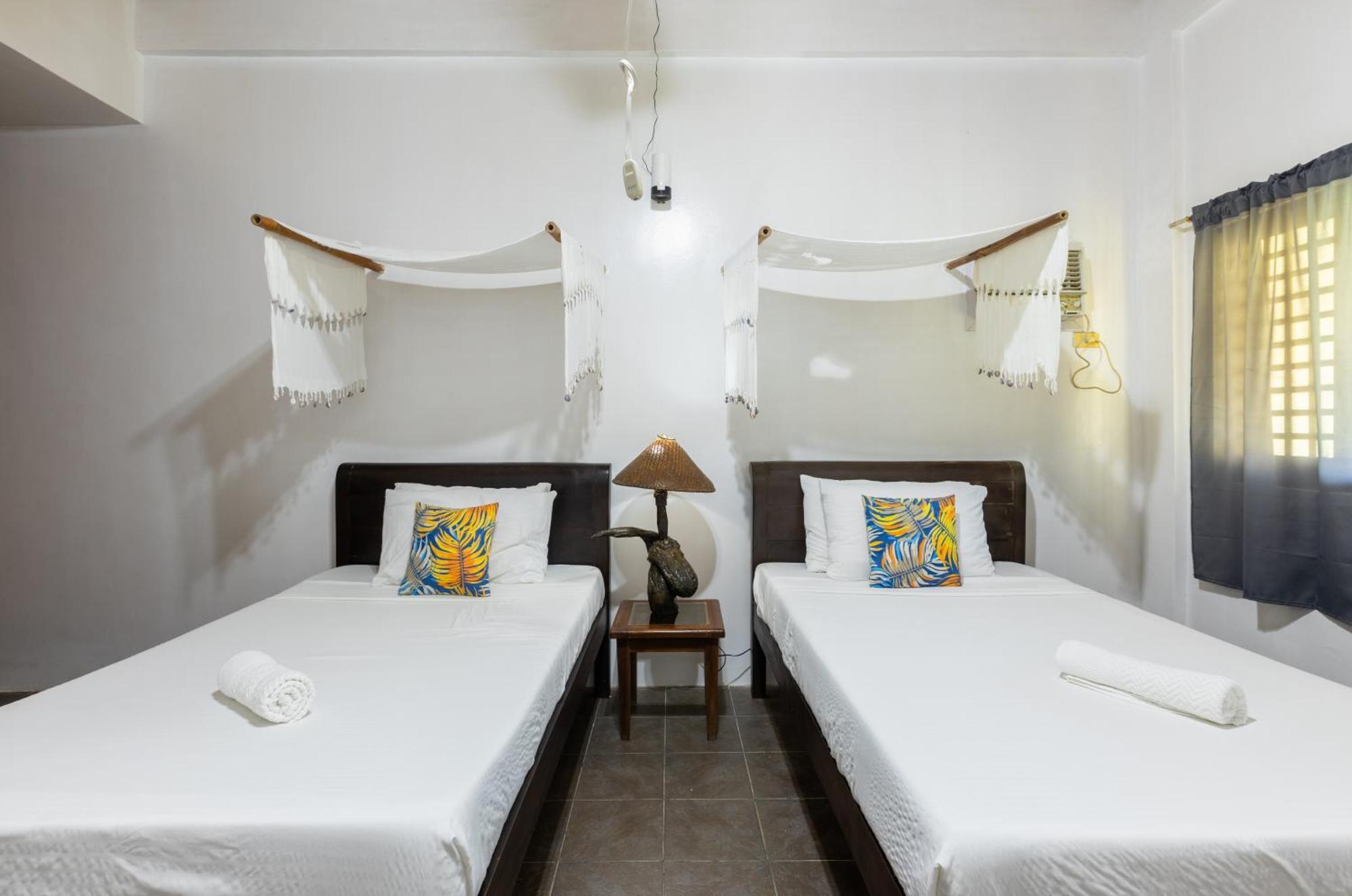 Nabulao Beach Resort Hinoba-an Ngoại thất bức ảnh
